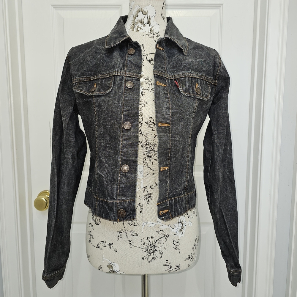 Vintage Levi's Women's Black Acid Washed Denim Jacket, Size M - Picture 3 of 12